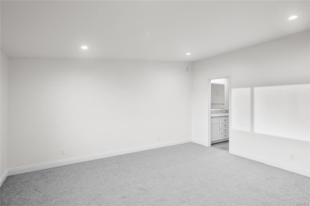 304 Avenida Cumbre - Photo 2 of 8