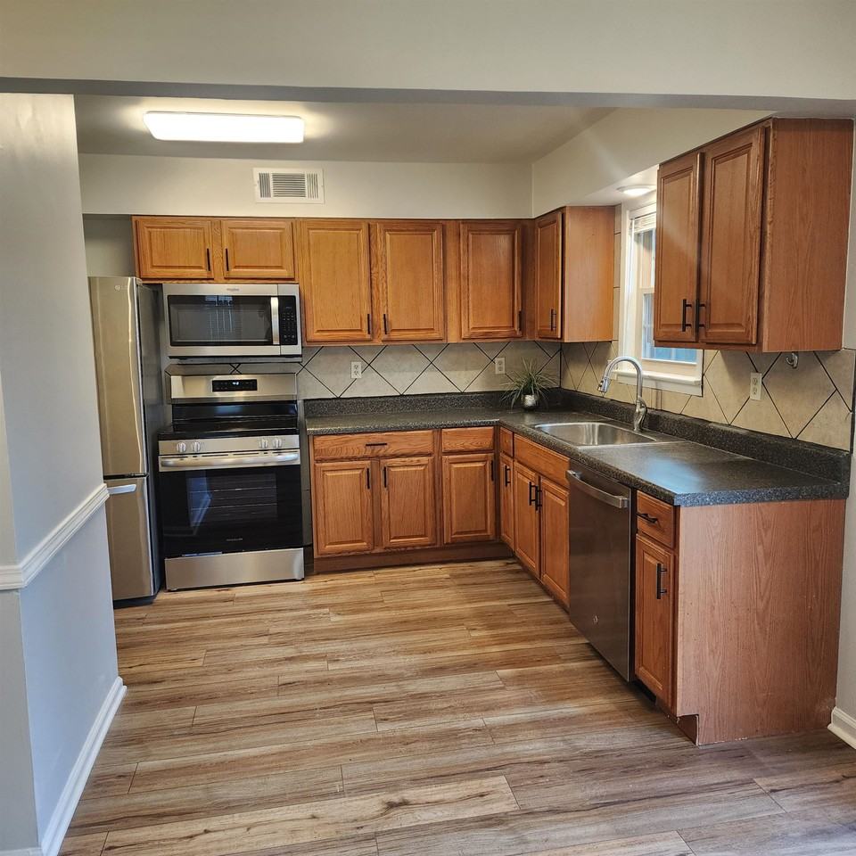 374 Bouldincrest Ave - Photo 4 of 12