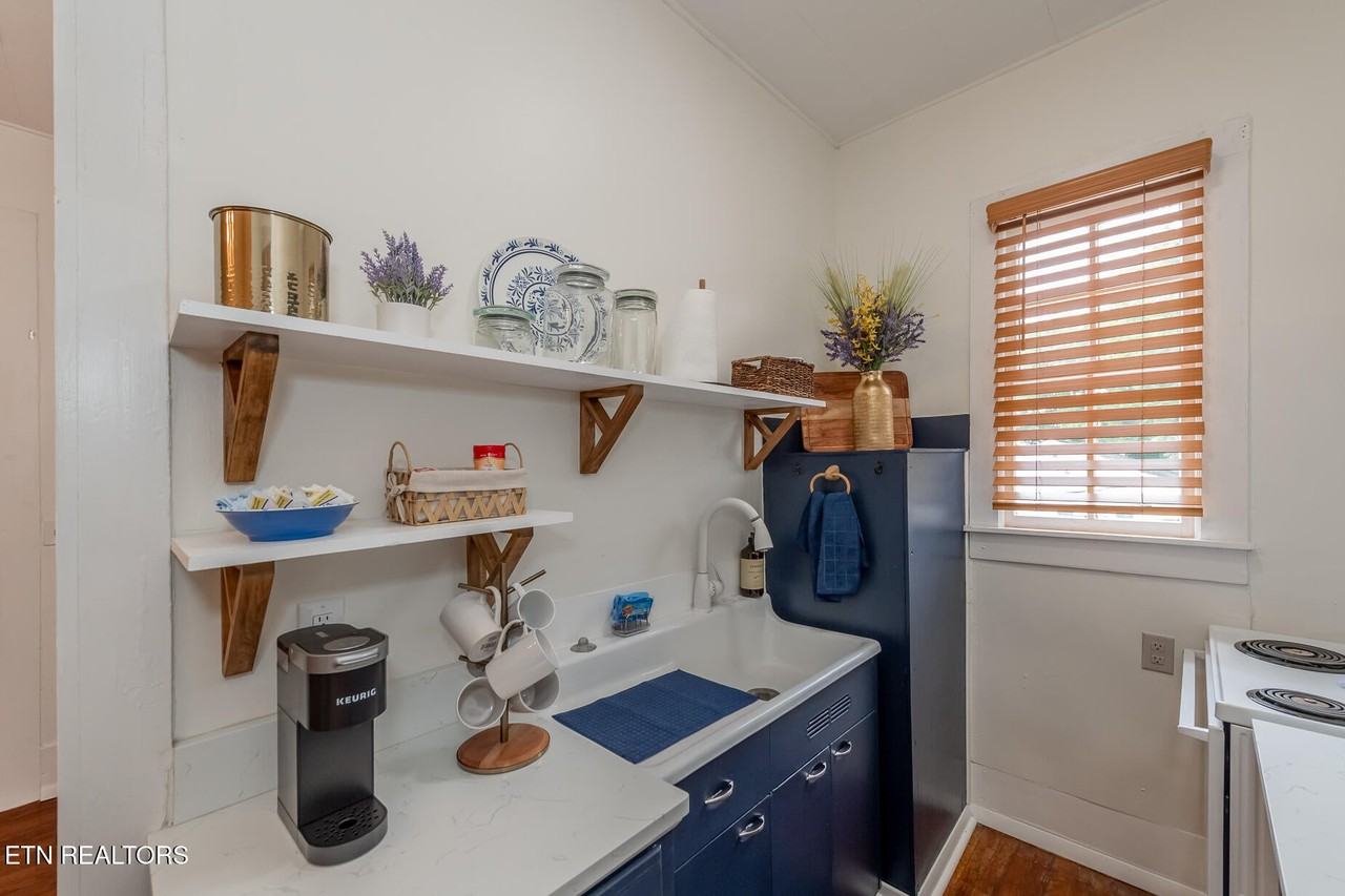 411 North 3rd Street - Photo 6 of 11