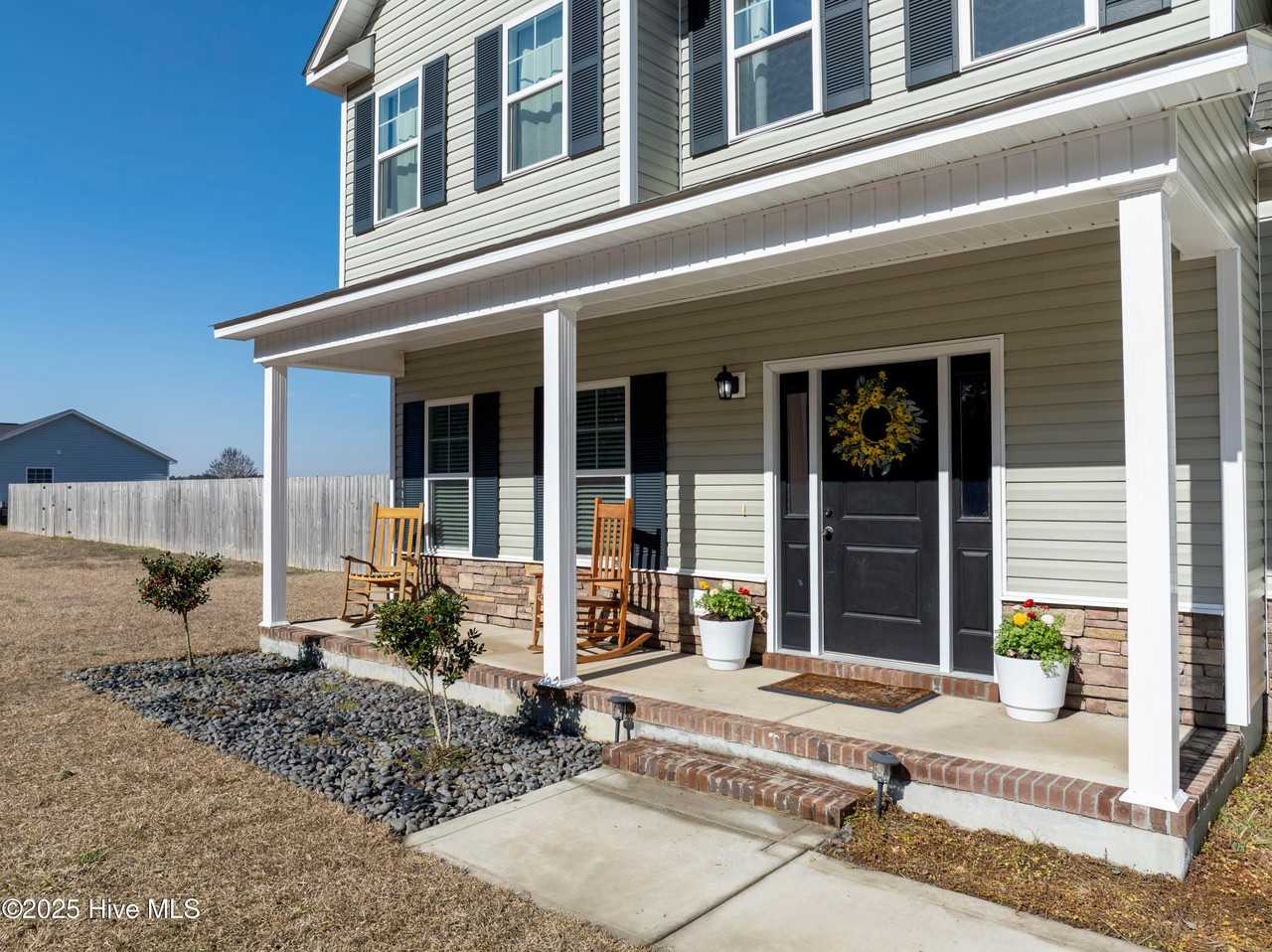 802 Five Mile Rd - Photo 3 of 34