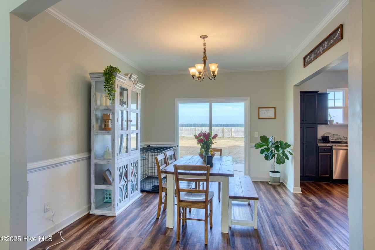 802 Five Mile Rd - Photo 7 of 34