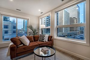 featured image of 909 5 Ave Sw