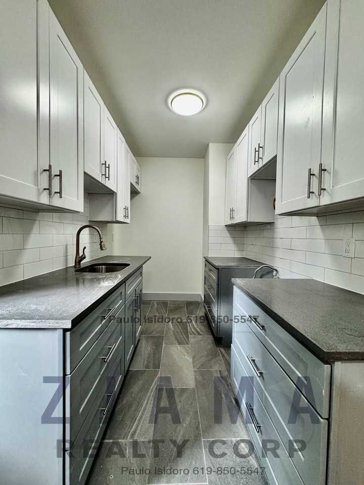 1030 Carroll St #3C - Photo 2 of 15