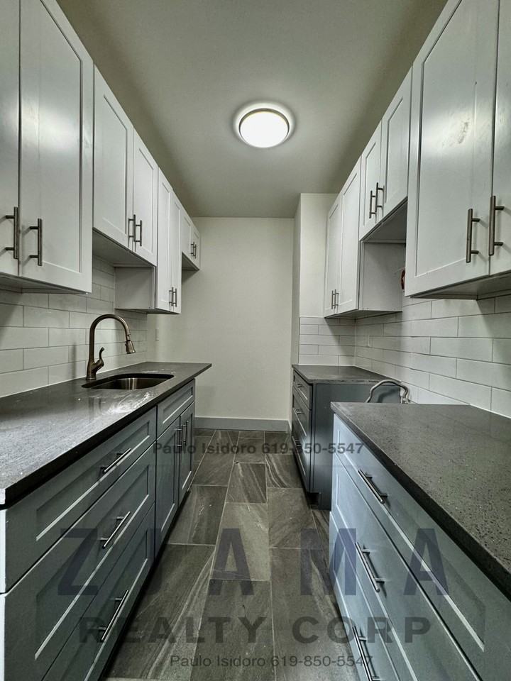 1030 Carroll St #3C - Photo 3 of 15