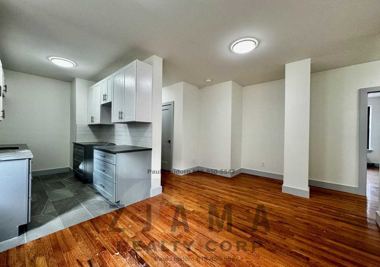 1030 Carroll St #3C - Photo 5 of 15