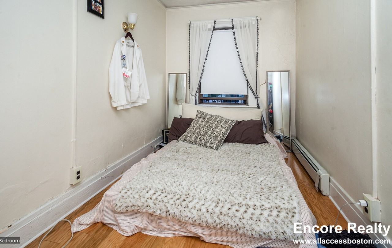94 W Cedar St #2 - Photo 5 of 10