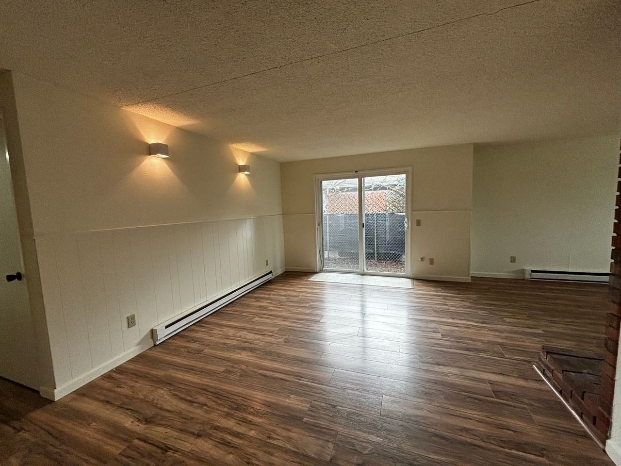 615 Nw Walnut Blvd - Photo 3 of 10