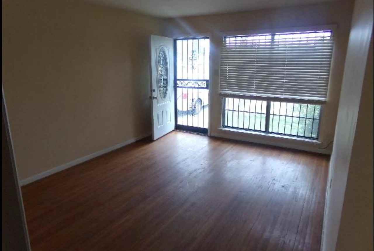 6612 W 32nd St - Photo 2 of 10