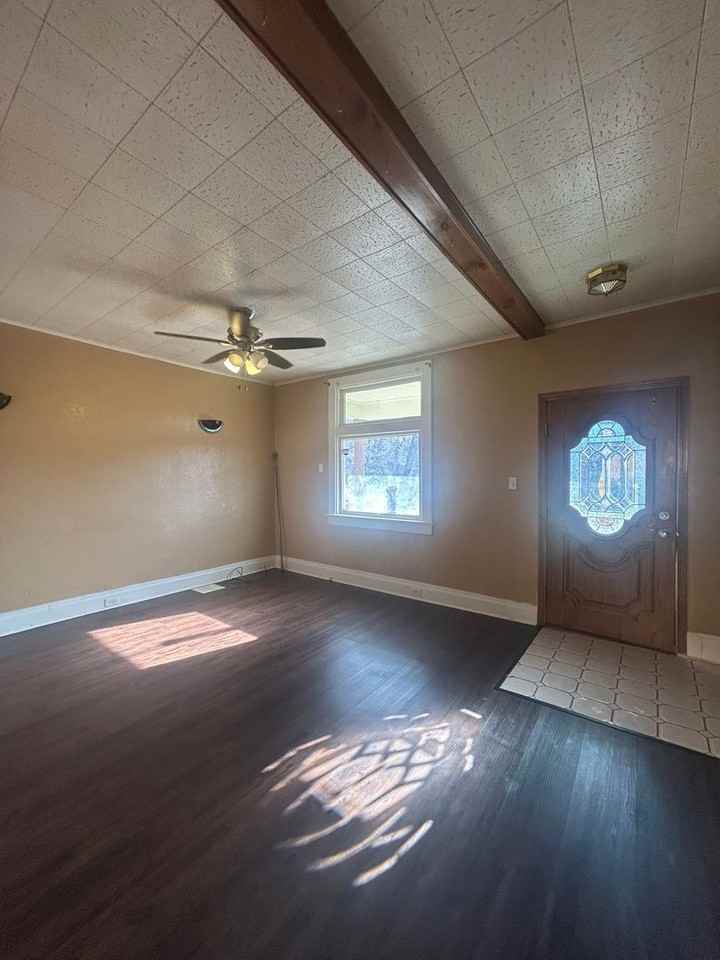 4031 Portman Ave - Photo 3 of 15