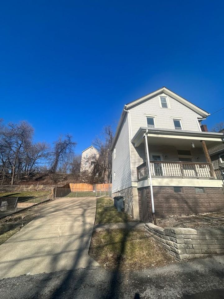 4031 Portman Ave - Photo 2 of 15