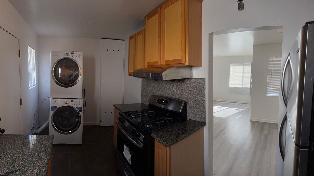 9878 Macarthur Blvd - Photo 3 of 9