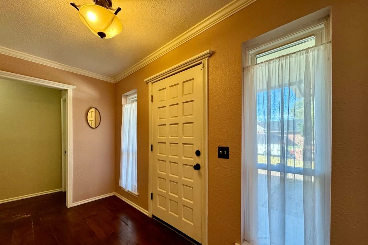 12024 Dover Dr - Photo 3 of 43