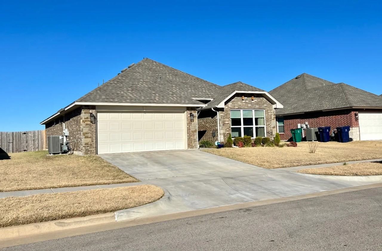 1113 Sw 140th St - Photo 2 of 26