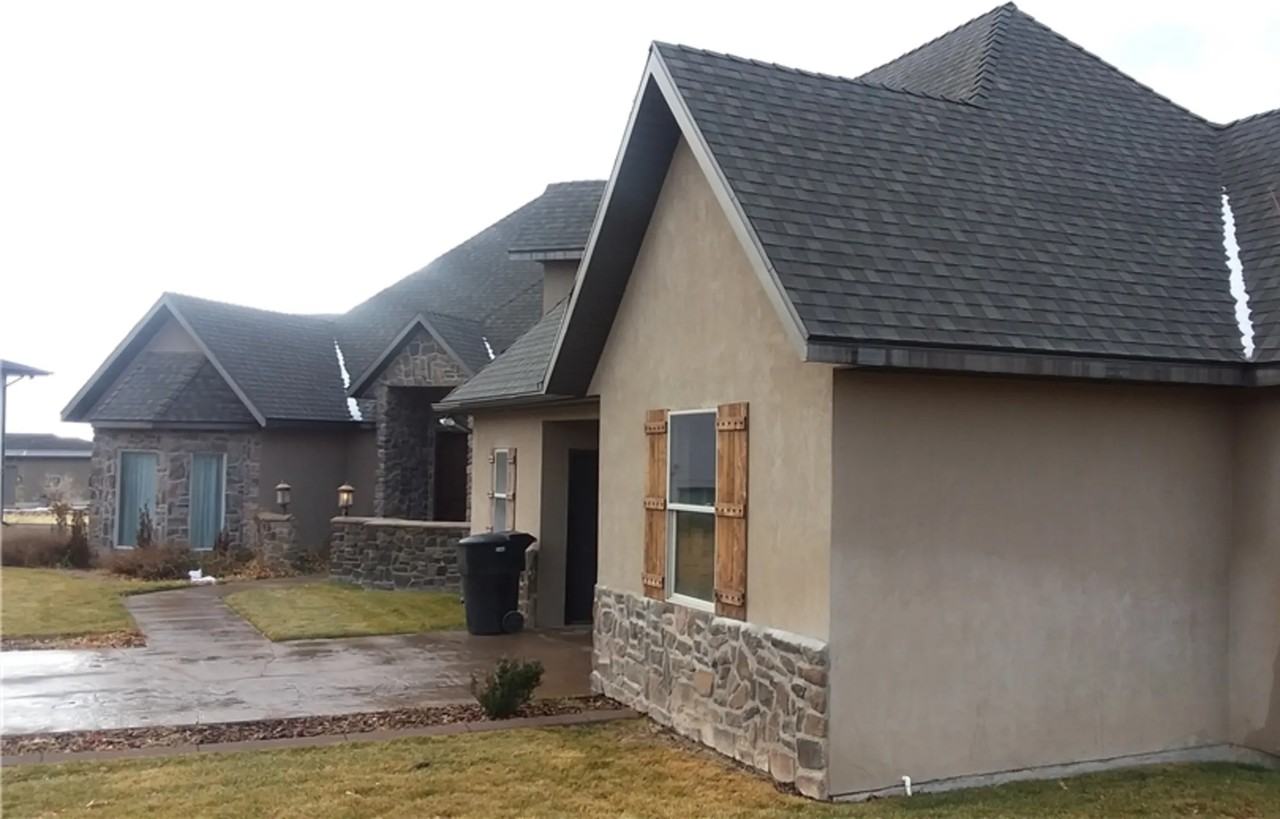 912 S 950 E - Photo 2 of 33