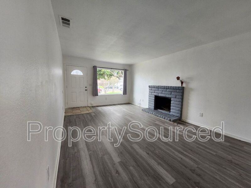 1942 Hickock Ct - Photo 4 of 21