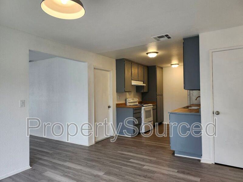 1944 Hickock Ct - Photo 3 of 17