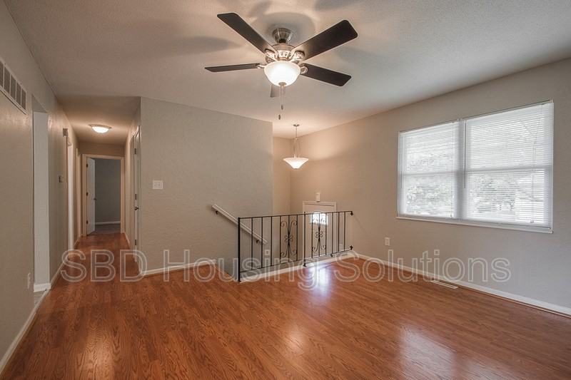 300 Concord Cir - Photo 5 of 10