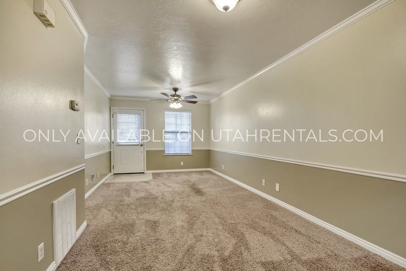 909 Nw #3 - Photo 3 of 16