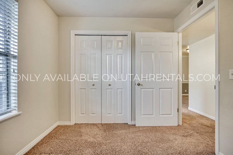 909 Nw #3 - Photo 7 of 16