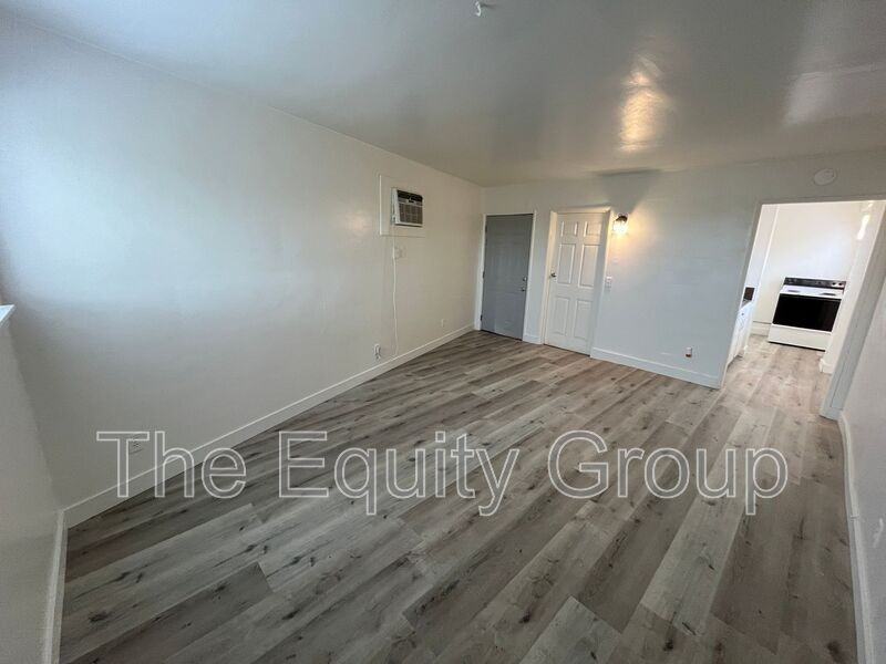 421 W Westfield Ave - Photo 2 of 6