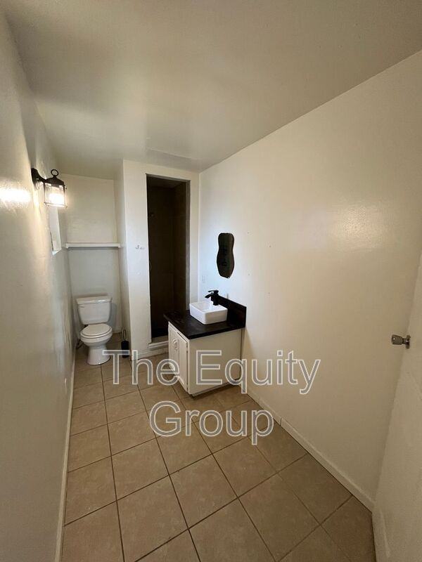 421 W Westfield Ave - Photo 4 of 6