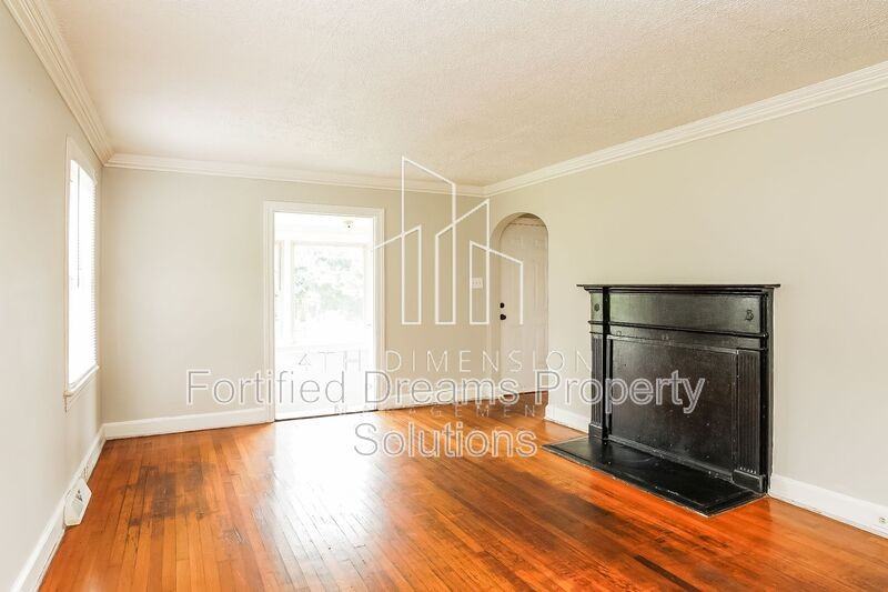 2710 Patrick Ave - Photo 2 of 16