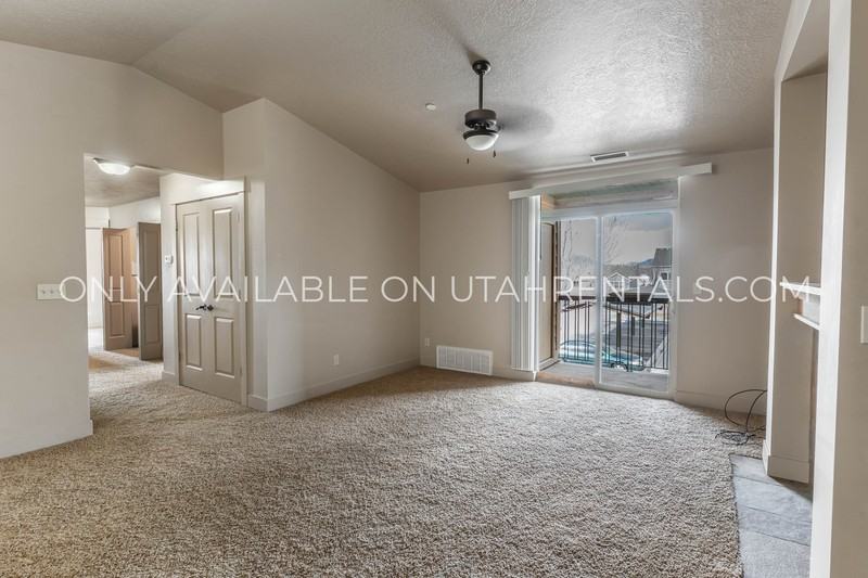 1027 Se #K204 - Photo 2 of 24