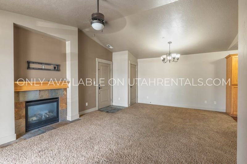 1027 Se #K204 - Photo 3 of 24