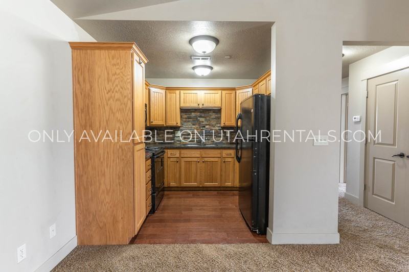 1027 Se #K204 - Photo 4 of 24