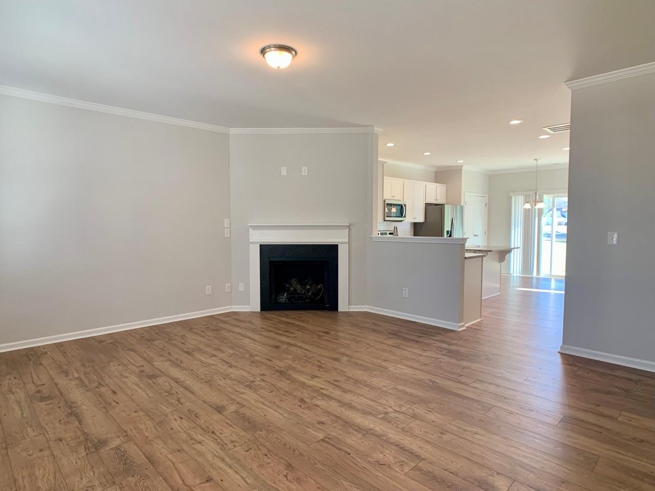 9 Chapman Ct - Photo 2 of 24