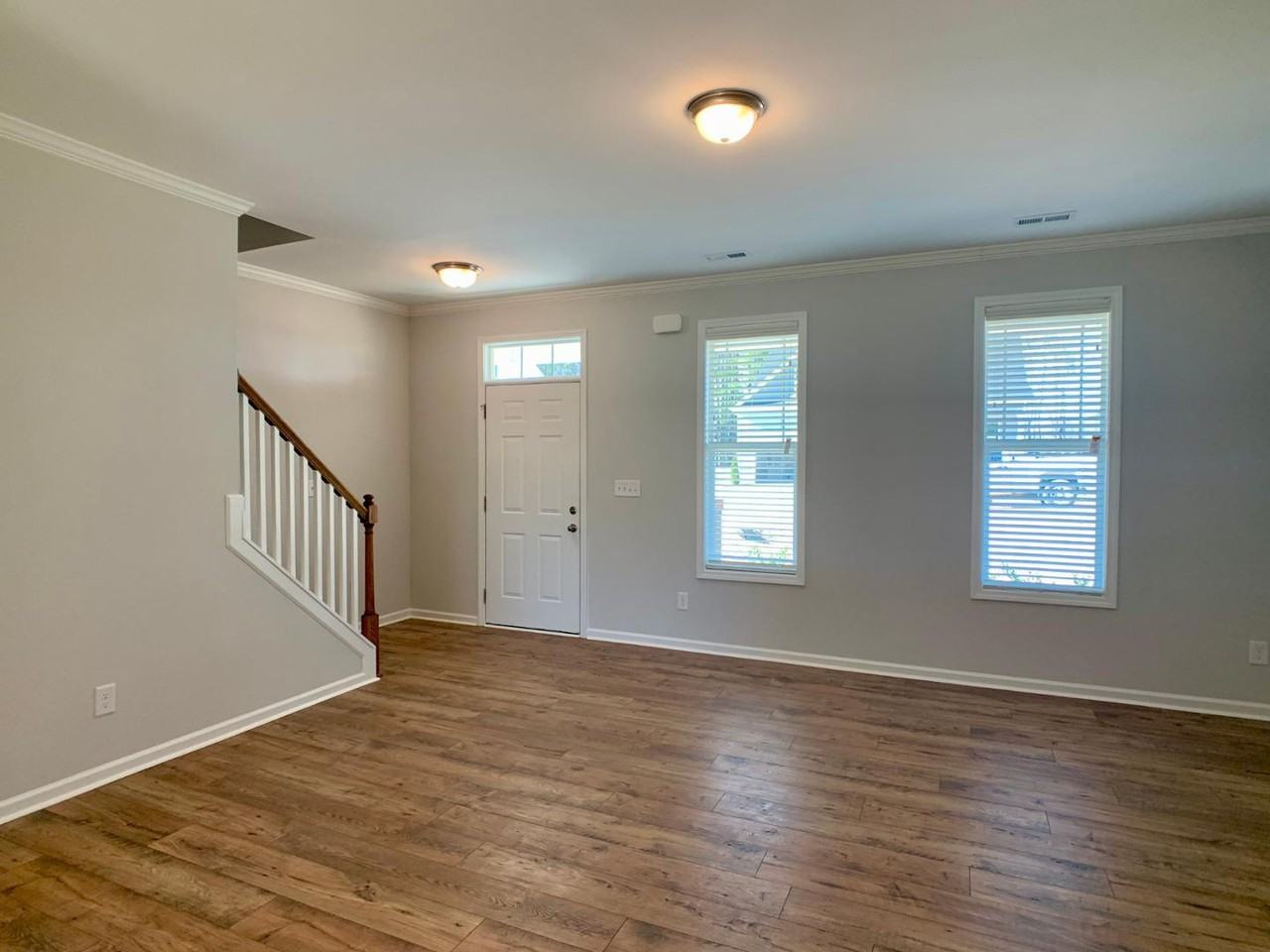 9 Chapman Ct - Photo 3 of 24