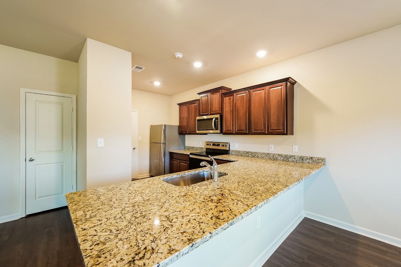 535 Clover Cir - Photo 7 of 30