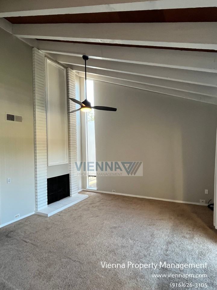 888 Woodside Ln E #12 - Photo 4 of 19
