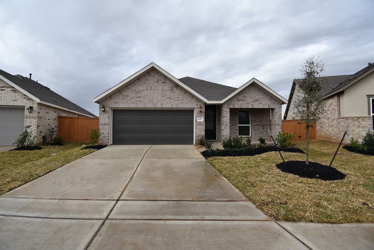 6303 Golden Seaton Dr - Photo 2 of 44