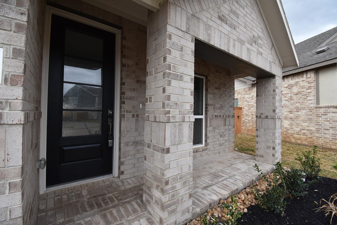 6303 Golden Seaton Dr - Photo 3 of 44