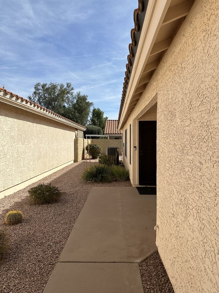 5455 E Fairfield St - Photo 2 of 10