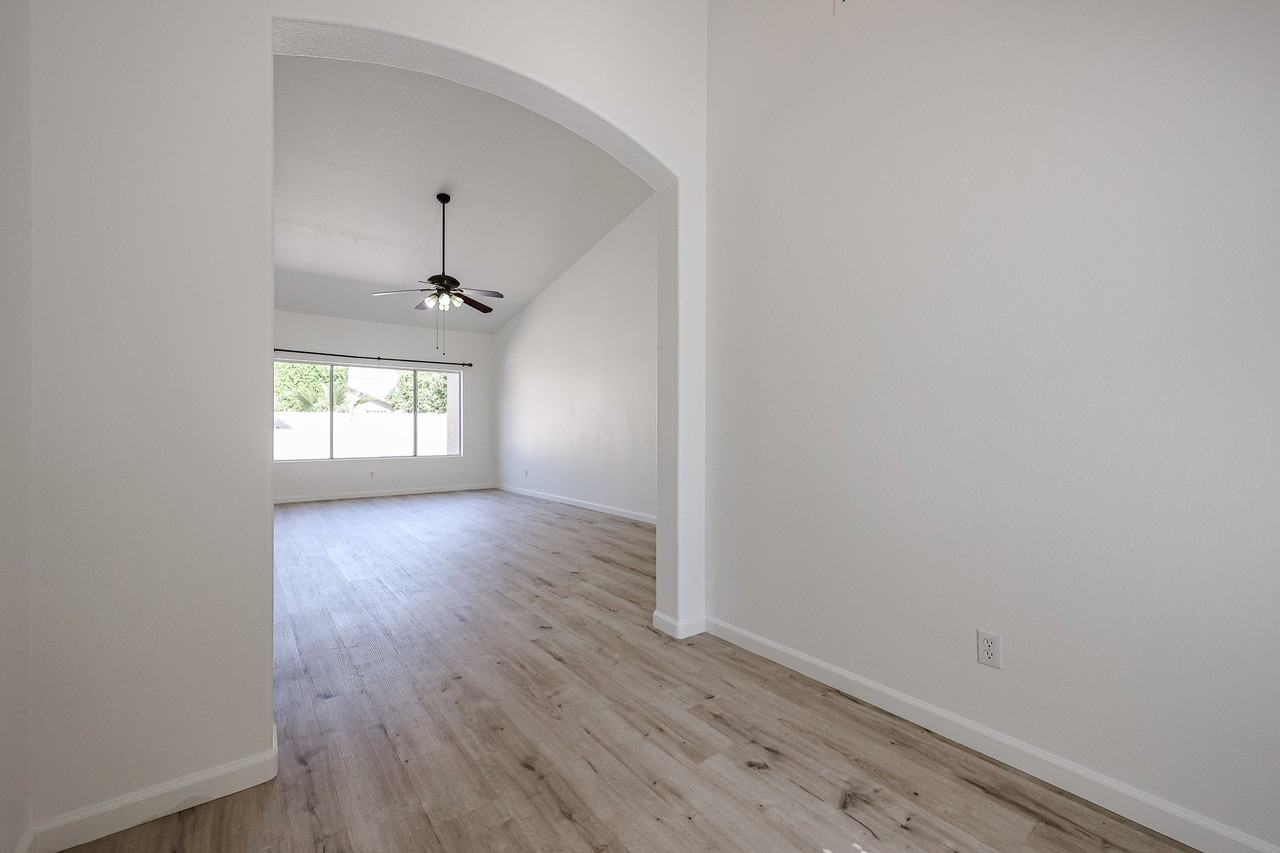 764 E Sheffield Ave - Photo 4 of 50