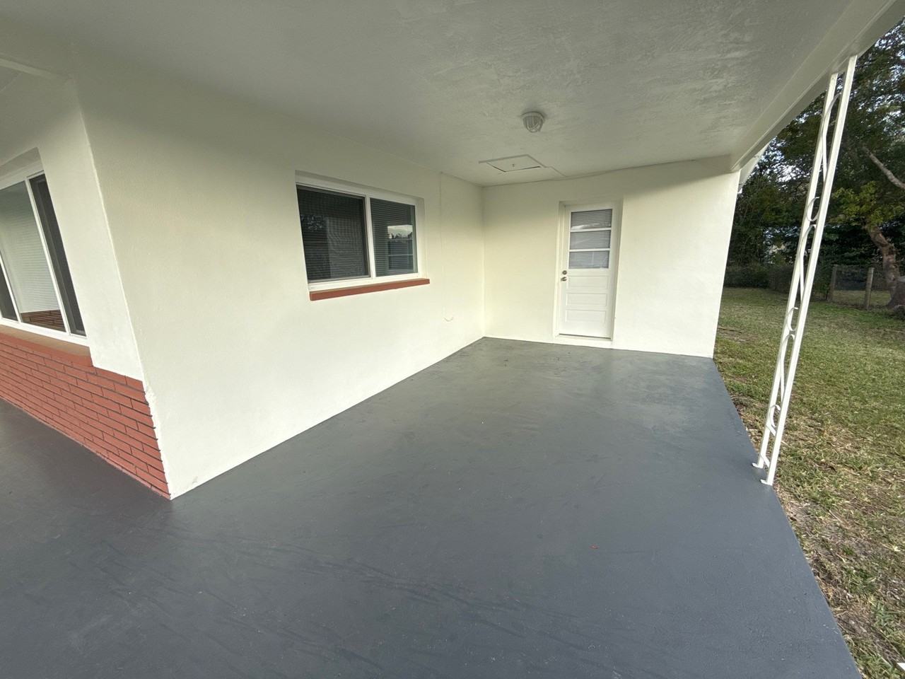 41 S Monroe St - Photo 4 of 19