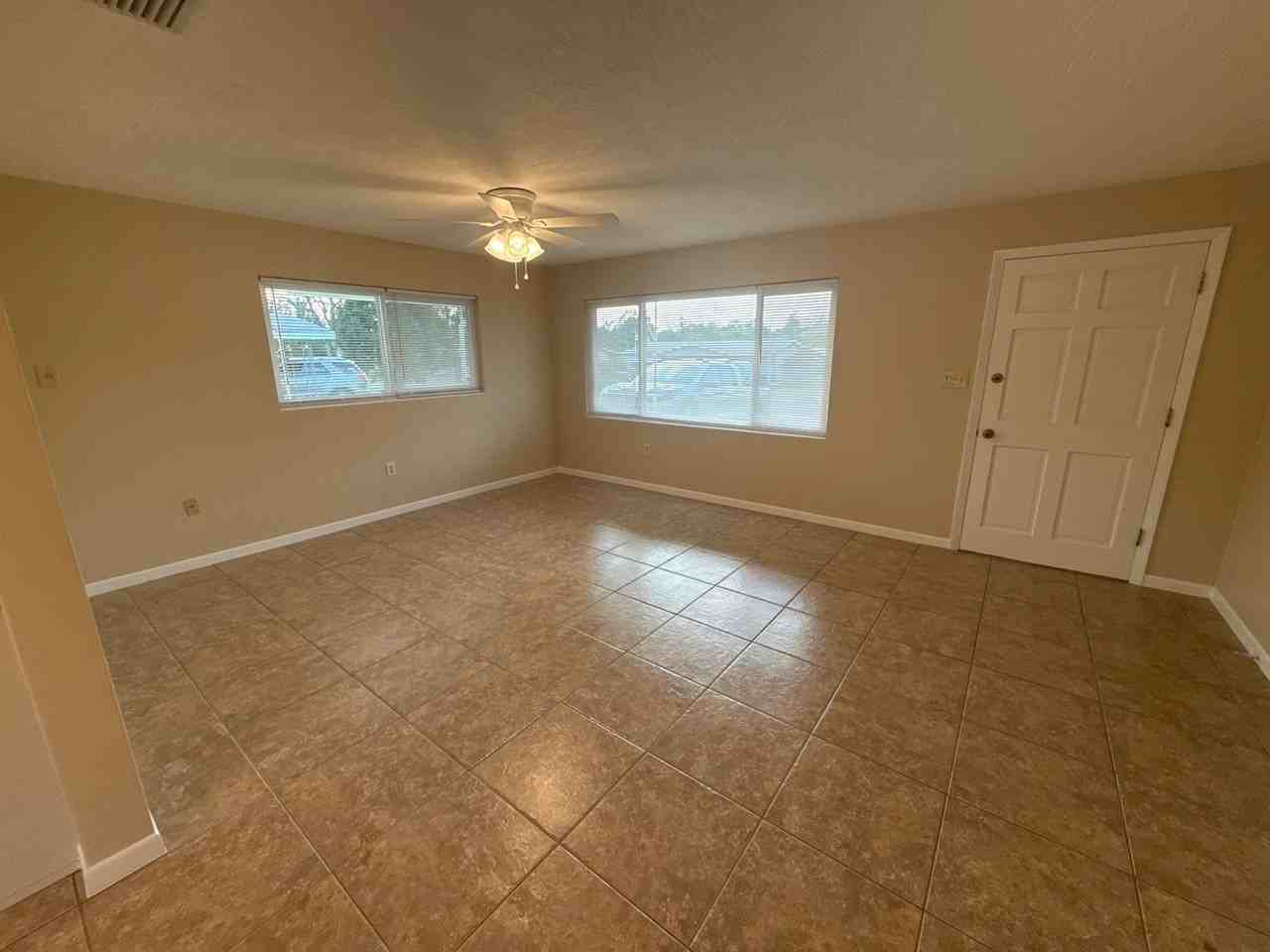 41 S Monroe St - Photo 6 of 19