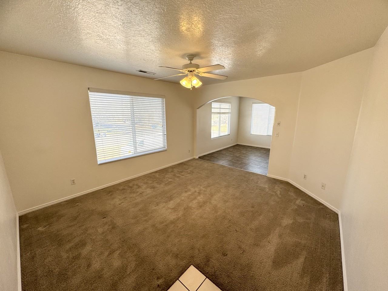 1063 Se #4 - Photo 3 of 7