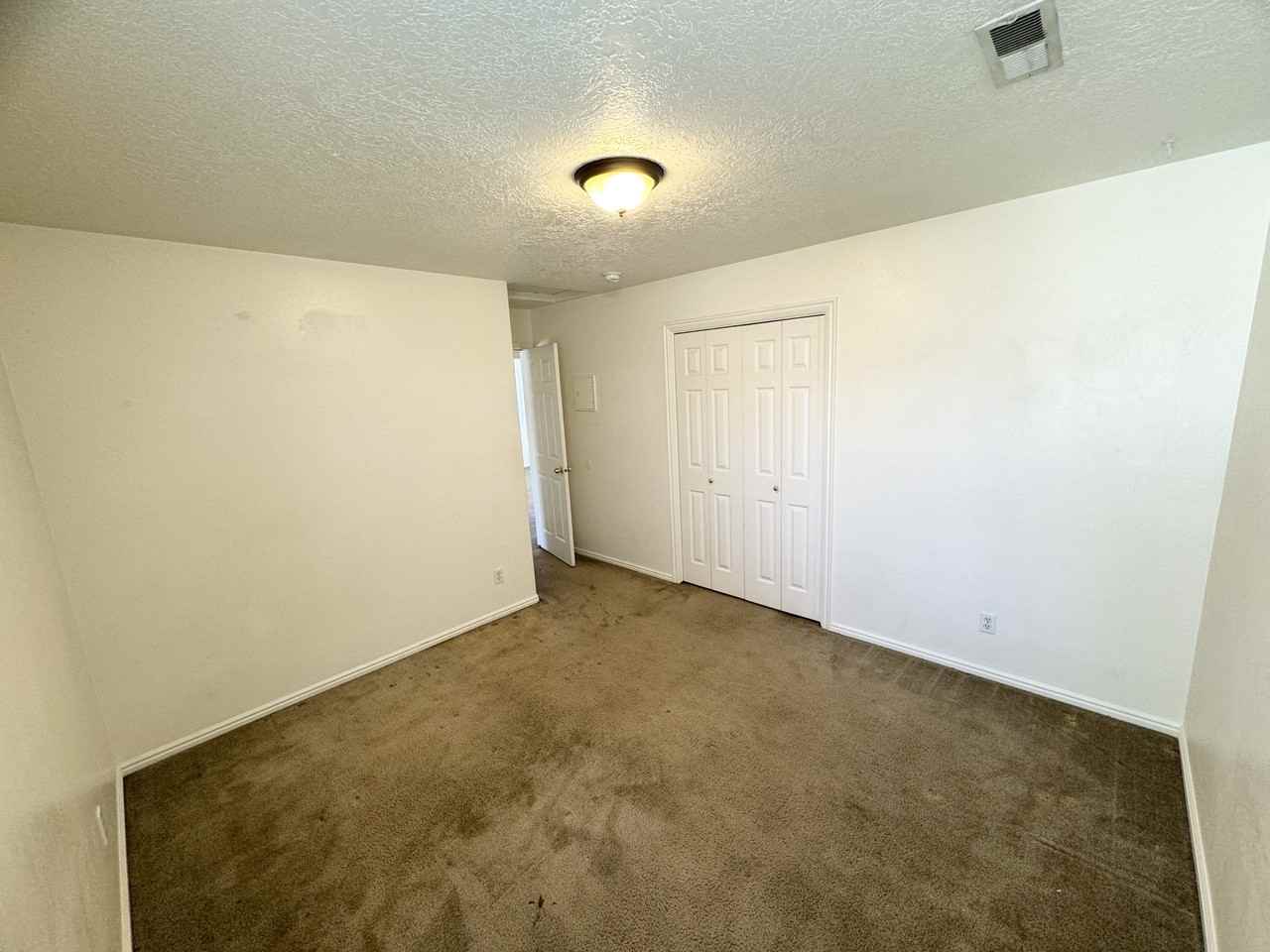 1063 Se #4 - Photo 6 of 7