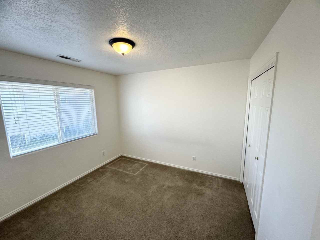 1063 Se #4 - Photo 7 of 7