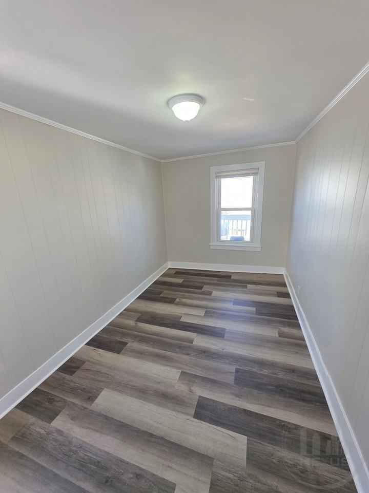 126 3Rd Ave - Photo 5 of 9