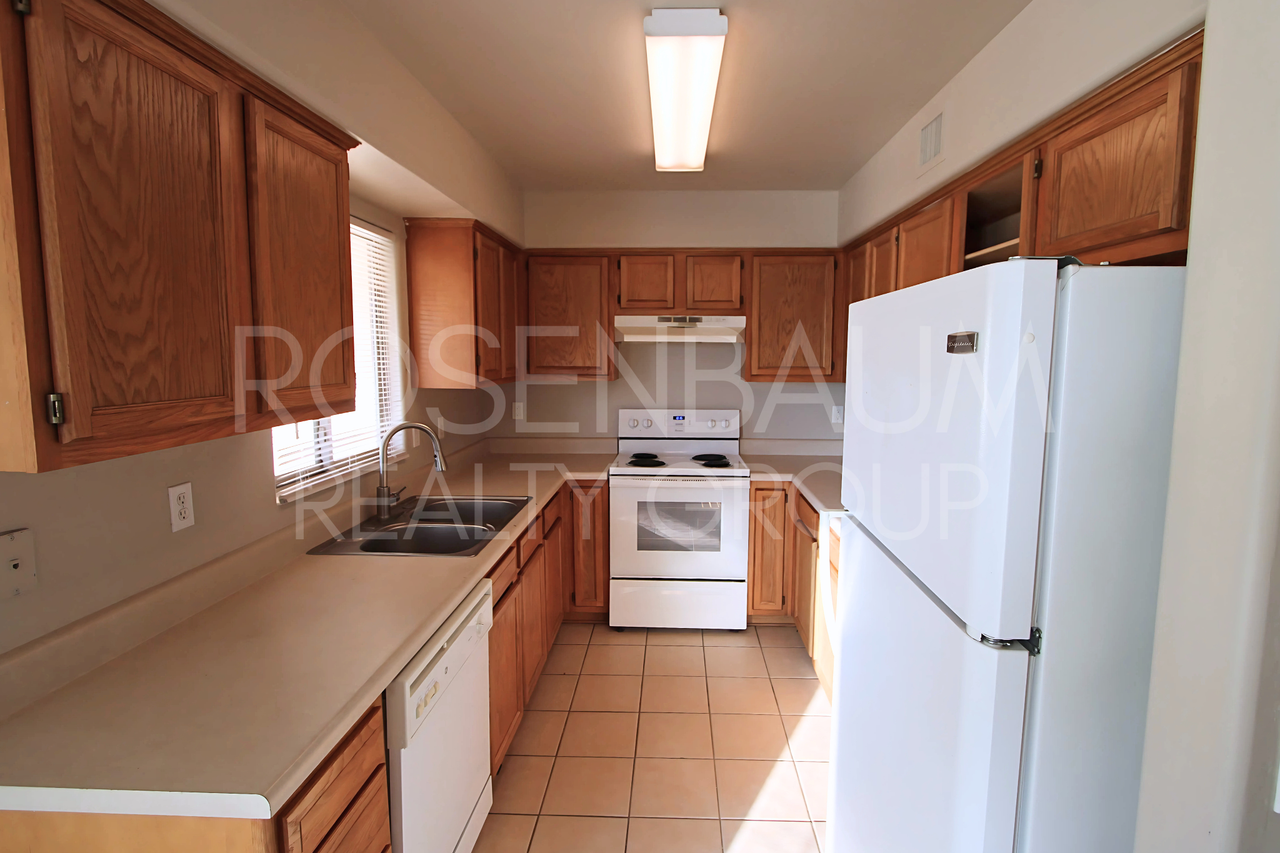 11001 W Carousel Dr - Photo 3 of 12