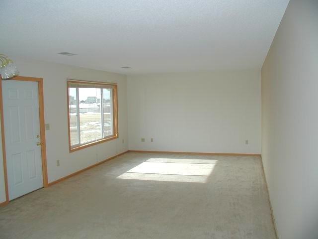 1322 214th Ave - Photo 2 of 9