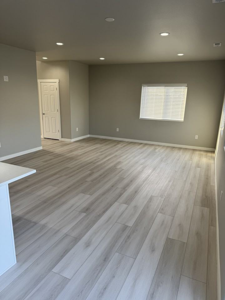 7622 Mcdougal Ave Ne #3 - Photo 6 of 13