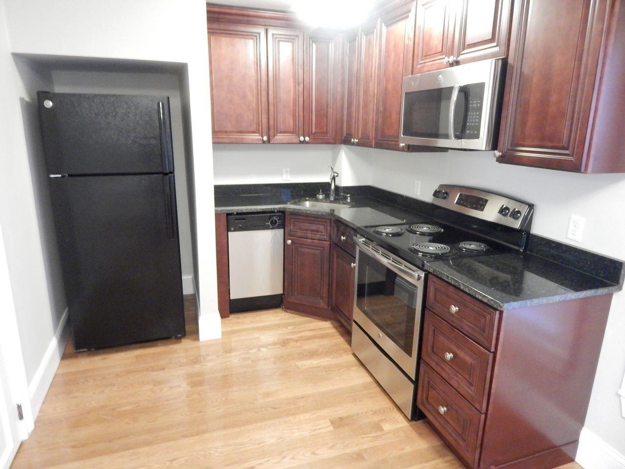 13 Seven Pines Ave - Photo 6 of 7