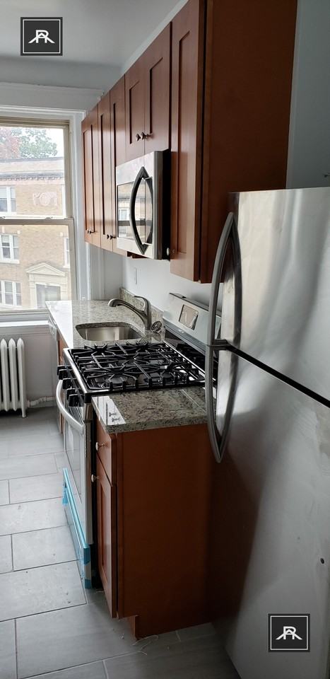 241 Freeman St #8 - Photo 3 of 23