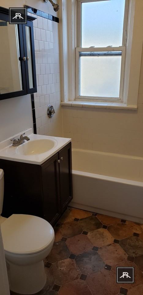 241 Freeman St #8 - Photo 5 of 23