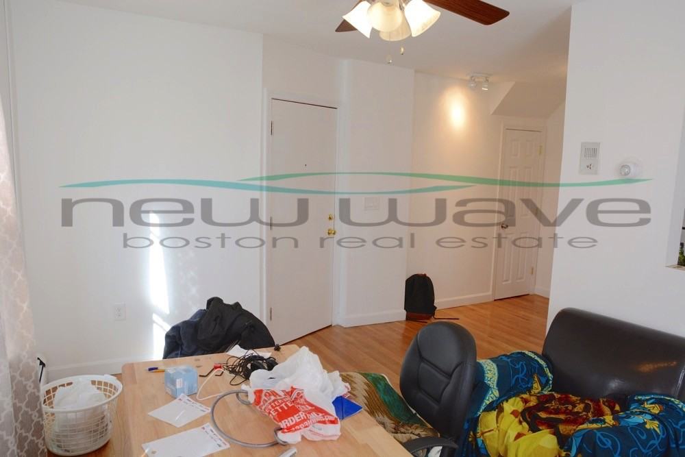 2 Greenwich St #1 - Photo 3 of 9